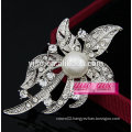 elegant diamond leaf brooch